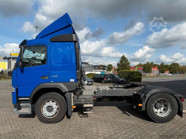Standard tractor unit VOLVO FM 380