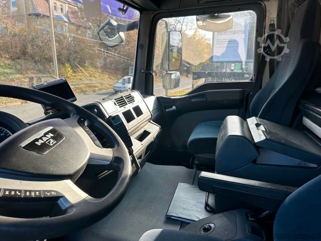 Flatbed truck MAN TGA 26.400 6x2 Wechselpr. KRAN 25m Seilwinde