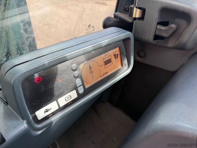 Electric 4-wheel forklift Jungheinrich EFG 320 / 3289 Std.