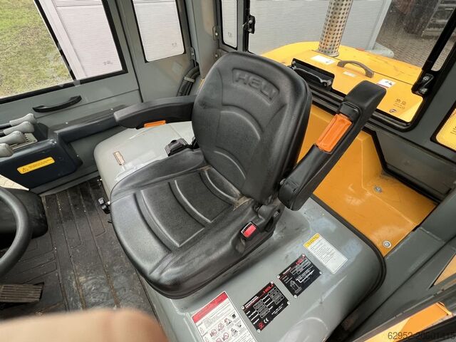 Diesel Forklift Heli CPCD 100 / 690 h!
