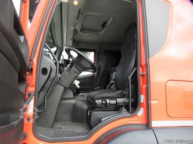 Refrigerated truck IVECO AT260S46Y/FS CM / Intarder / Lenkachse