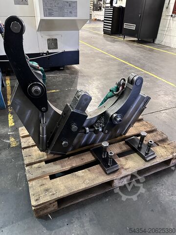 CNC turning and milling center Doosan Puma 700L