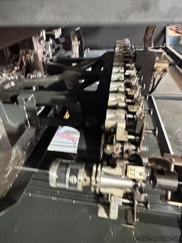 Vertical machining center Mazak VTC-800/30SR