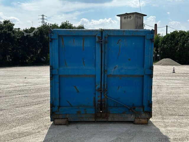 Roll-off container CONTAINER SCARRABILE USATO A CIELO APERTO CON GRU