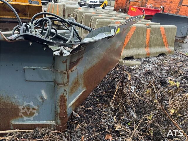 Construction equipment Stark V-plow