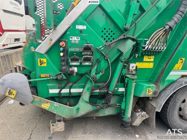 Garbage truck Scania P340 6x2 Refuse truck w/ Crane.