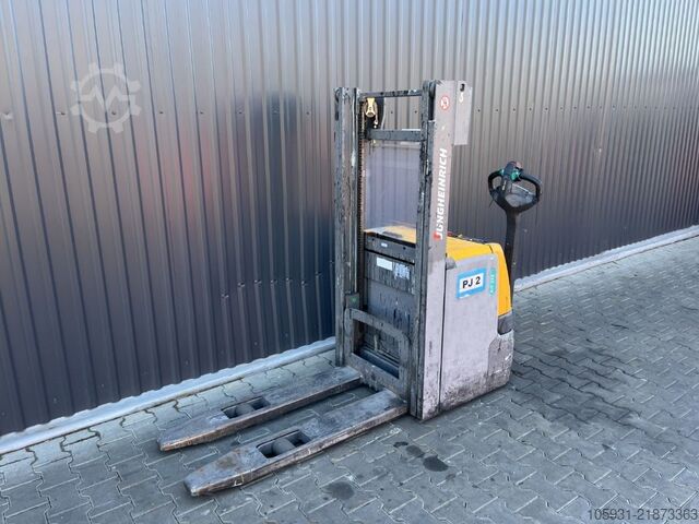 Pedestrian Stacker Jungheinrich EJC216