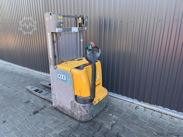 Pedestrian Stacker Jungheinrich EJC216