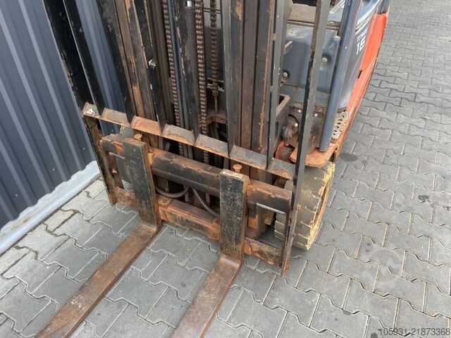 Electric 3-wheel forklift Toyota 8FBE16T