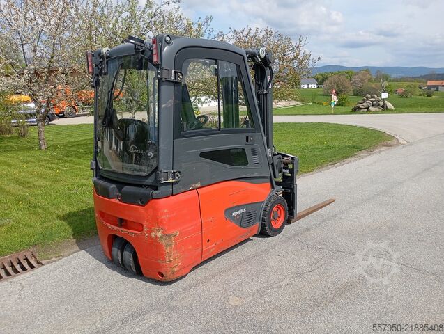 Forklift Linde E 16 Triplex Zinkenverstellgerät