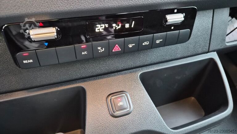 Kleinbus MERCEDES-BENZ Sprinter 315 VIP Mobility 23 Airline Stock