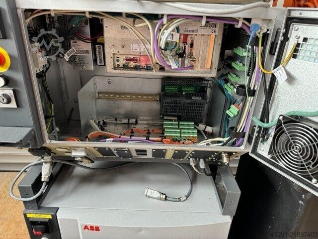 Industrial robot ABB Robotics IRB 6600 175/2.8
