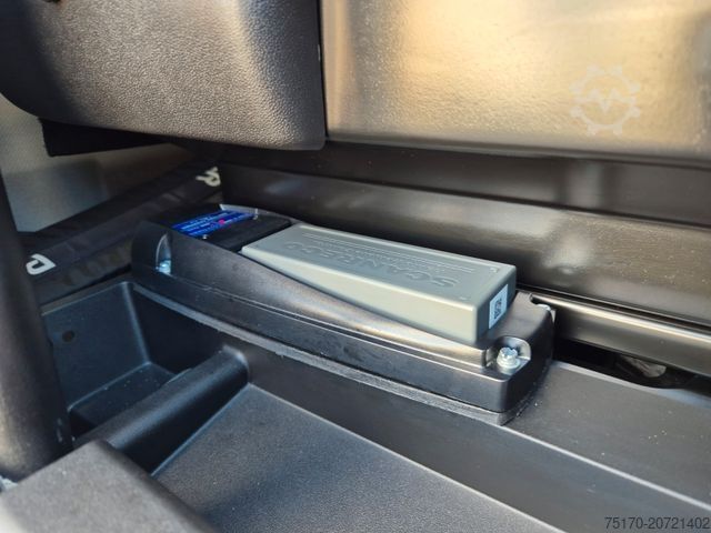 Tipper truck IVECO AD200X46/P HR OFF Palfinger PK 12.501 Funk AHK