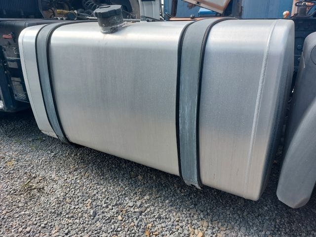 Standard tractor unit MAN TGX 18.500 XLX-Broken Engine-INTARDER-2 Tanks