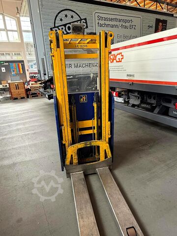 Manual stacker Stöcklin EFI 1600 EX2