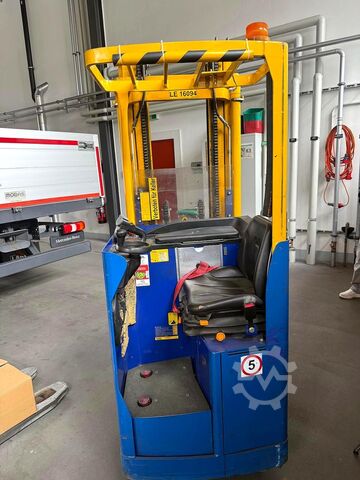 Manual stacker Stöcklin EF 1600 SP