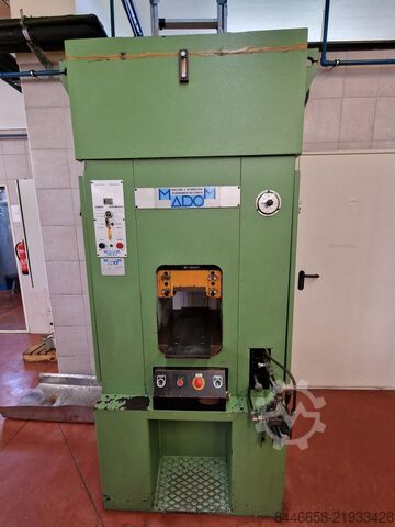 Hydraulic press MADOM OM300