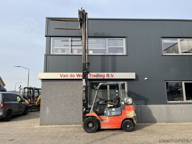 Toyota 42-7FGF25 Heftruck Toyota 42-7FG25 duplo 500 sideshift/vorkversteller LPG 2011 TOYOTA 42 7FGF 25