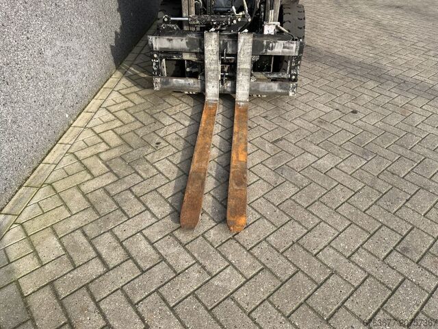 Toyota 42-7FGF25 Heftruck Toyota 42-7FG25 duplo 500 sideshift/vorkversteller LPG 2011 TOYOTA 42 7FGF 25