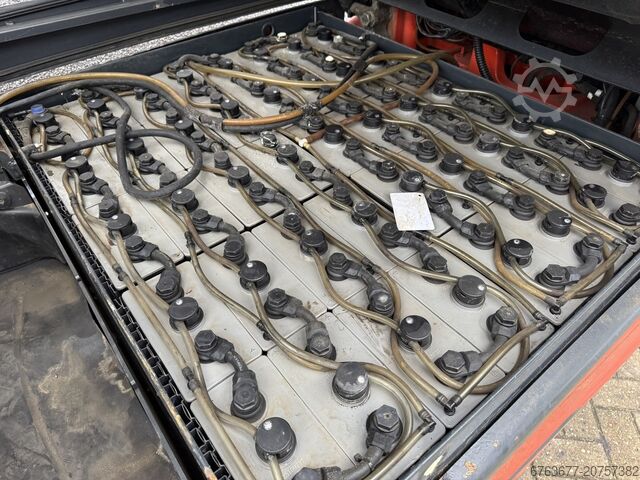 Gabelstapler LINDE E25L Triplex 450 Freelift / Seitenschub / Zinkenversteller / herausziehbarer Akku LINDE E 25 L