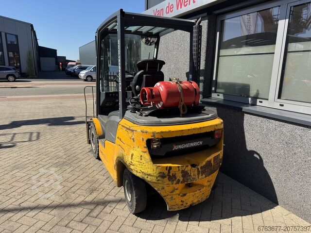 Jungheinrich TFG 425 Triplo 430 Freelift/Sideshift LPG 2014 JUNGHEINRICH TFG 425