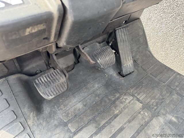 Toyota 02-8FGF18 Triplex 430 Freihub/Seitenschieber/4. Funktion 2013 LPG TOYOTA 02-8FGF18 Triplo 430 Freelift/Sideshift/4e Functie 2013 Lpg