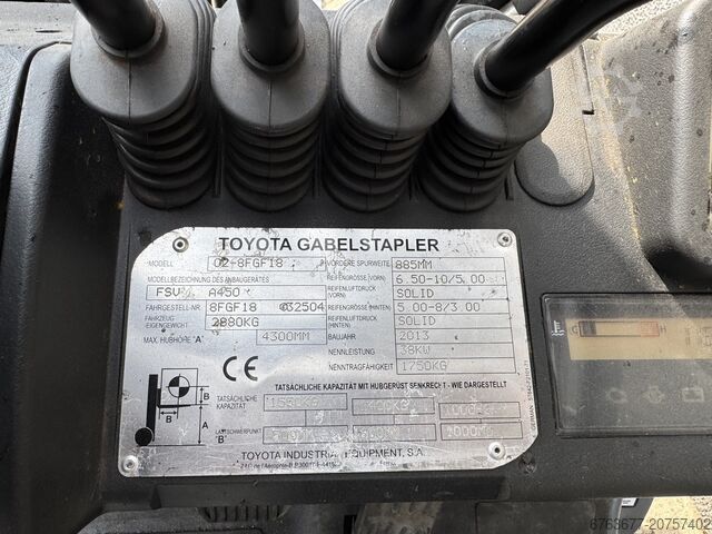 Toyota 02-8FGF18 Triplex 430 Freihub/Seitenschieber/4. Funktion 2013 LPG TOYOTA 02-8FGF18 Triplo 430 Freelift/Sideshift/4e Functie 2013 Lpg