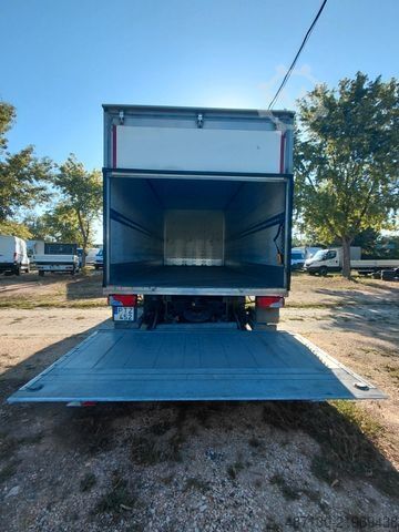 Box truck MAN MAN TGL 12.220 4X2