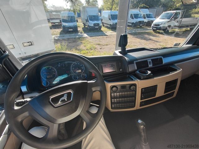 Box truck MAN MAN TGL 12.220 4X2