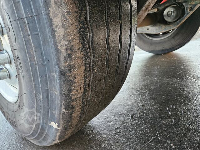 Kipper Auflieger Schwarzmüller K-Serie Stahlrundmulde