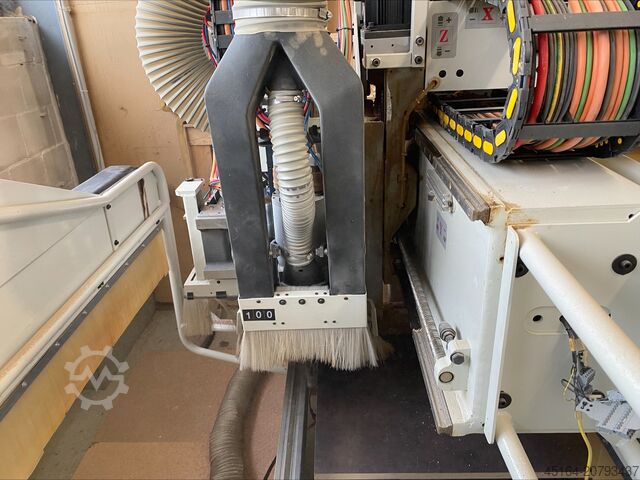 CNC Bearbeitungszentrum SCM Tech Z27 C