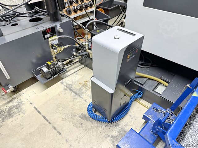 Vertikales CNC Bearbeitungszentrum BAZ AWEA BM-1600 Heidenhain iTNC530 IKZ