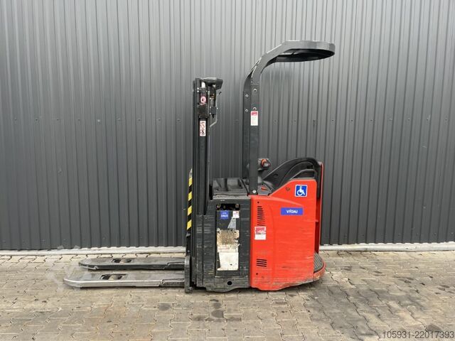 Stand-on stacker Linde L12LSP