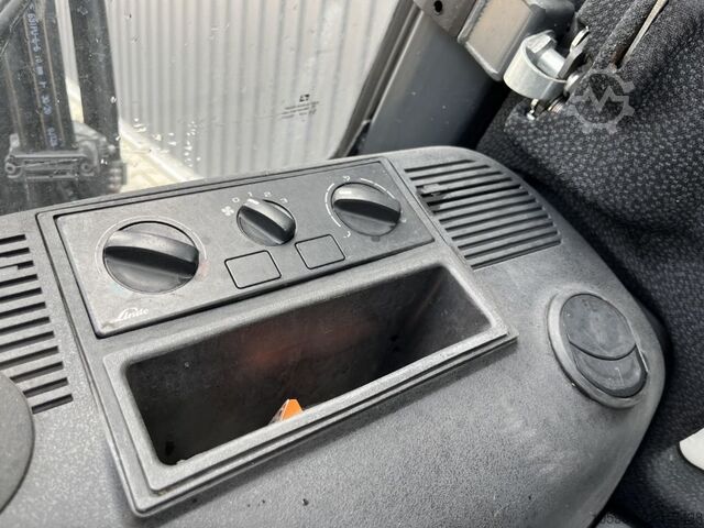 Electric 3-wheel forklift Linde E16H-02