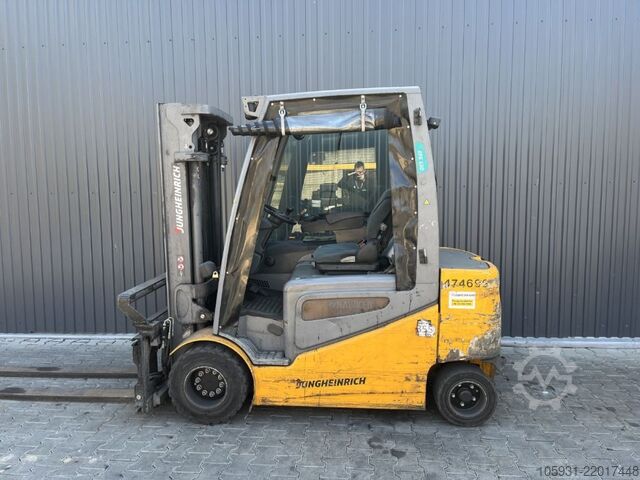 Elektro 4 Rad-Stapler Jungheinrich EFGS30