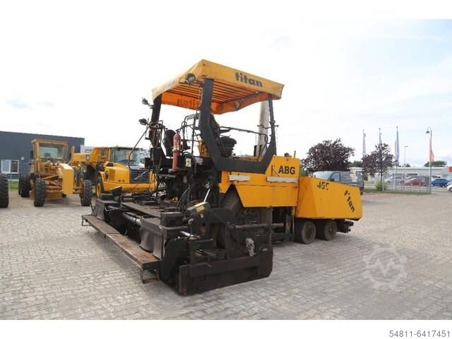 Paver ABG Titan 455