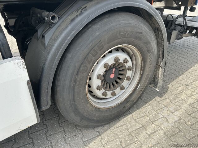 Box body Krone Cool Liner / Isolated Box / Loadlift 2000 kg / ...