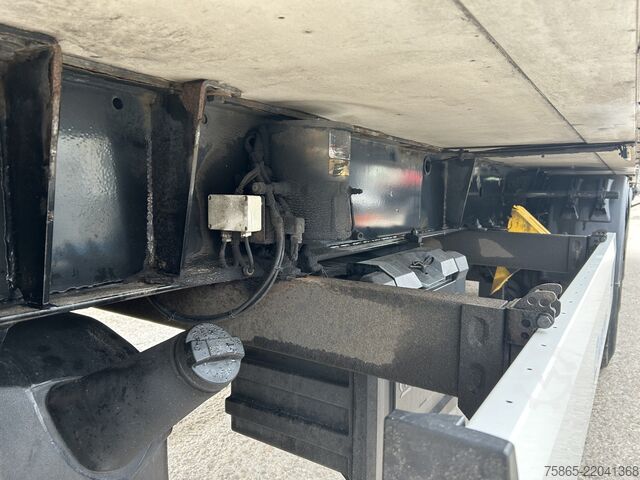 Box body Krone Cool Liner / Isolated Box / Loadlift 2000 kg / ...