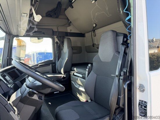 Standard tractor unit MAN TGX 18.470  MAN TIPMATIC  EURO 6 RETARDER