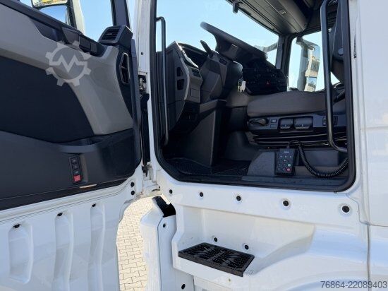 Standard tractor unit MAN TGX 18.470  MAN TIPMATIC  EURO 6 RETARDER