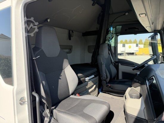Standard tractor unit MAN TGX 18.470  MAN TIPMATIC  EURO 6 RETARDER