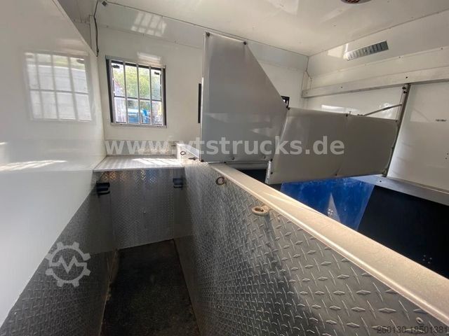 Cattle truck MERCEDES-BENZ Atego 818 Pferdetransporter