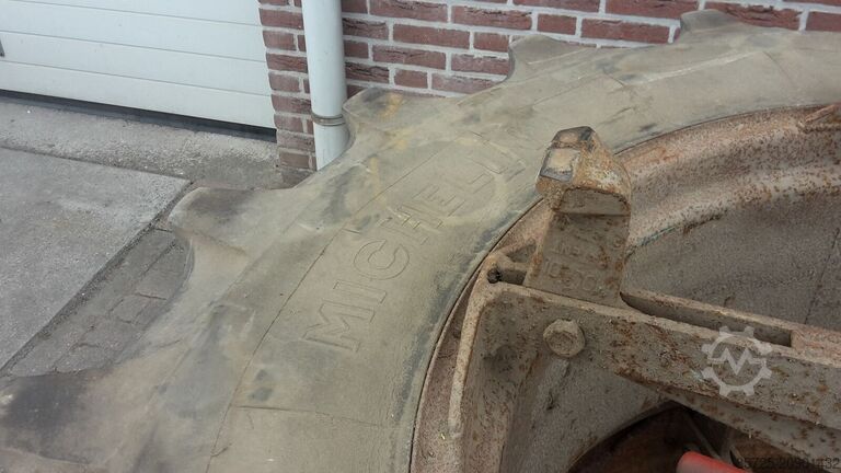 Wheel with tyre  Dubbellucht 34 inch