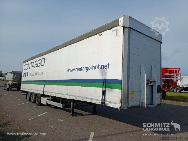 Auflieger mit Pritsche & Plane Schmitz Cargobull Curtainsider Mega Getränke