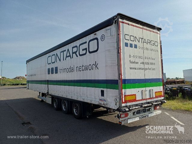 Auflieger mit Pritsche & Plane Schmitz Cargobull Curtainsider Mega Getränke
