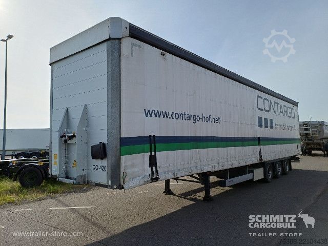 Auflieger mit Pritsche & Plane Schmitz Cargobull Curtainsider Mega Getränke