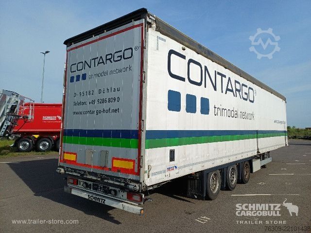 Auflieger mit Pritsche & Plane Schmitz Cargobull Curtainsider Mega Getränke