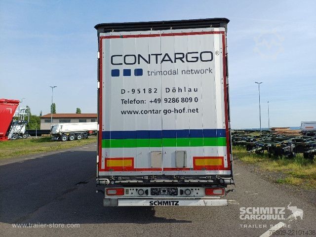 Auflieger mit Pritsche & Plane Schmitz Cargobull Curtainsider Mega Getränke
