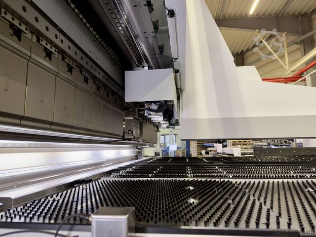 Automatic swing bending machine - 4 mm TRUMPF TruBend Center 7030
