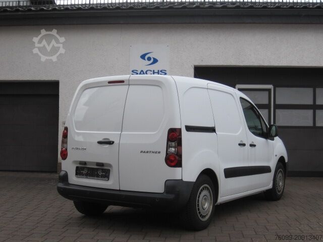 Customized van Peugeot Partner HDI Hygieneausbau 3-Sitzer M+S